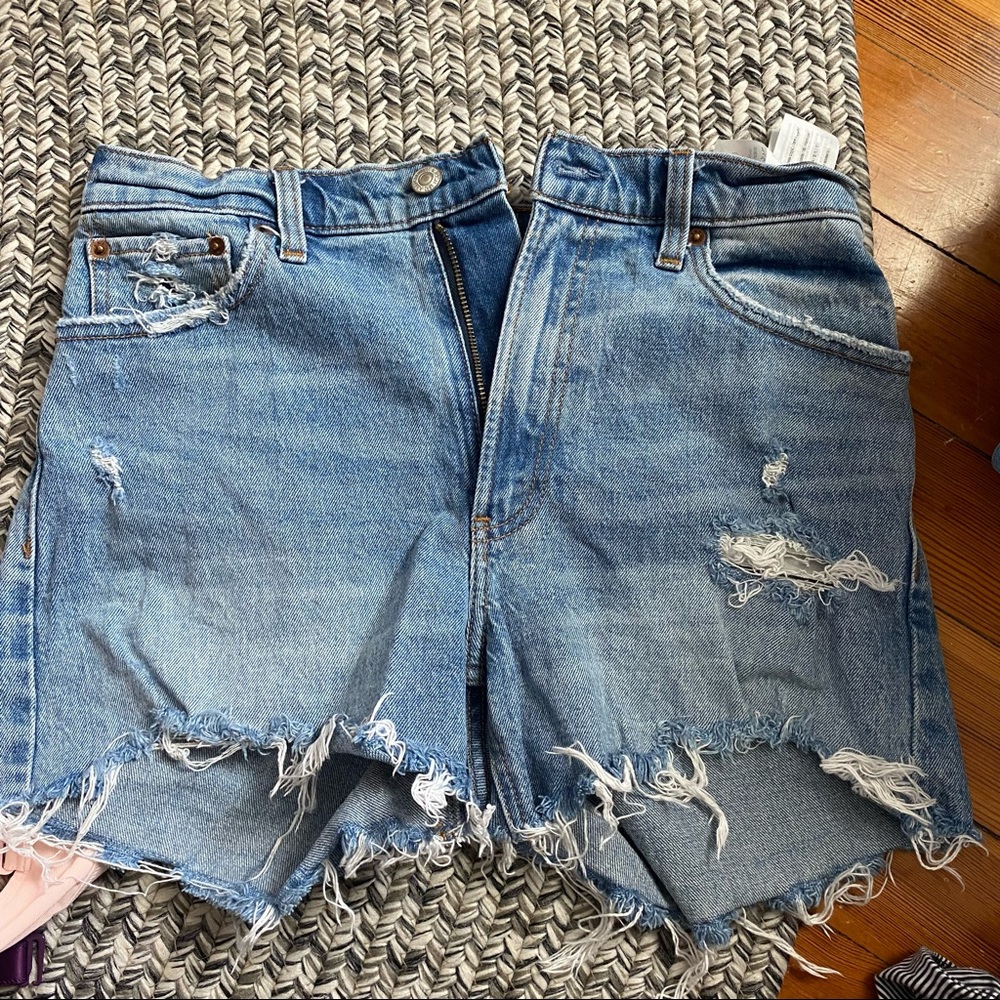 Abercrombie 4 inch shorts